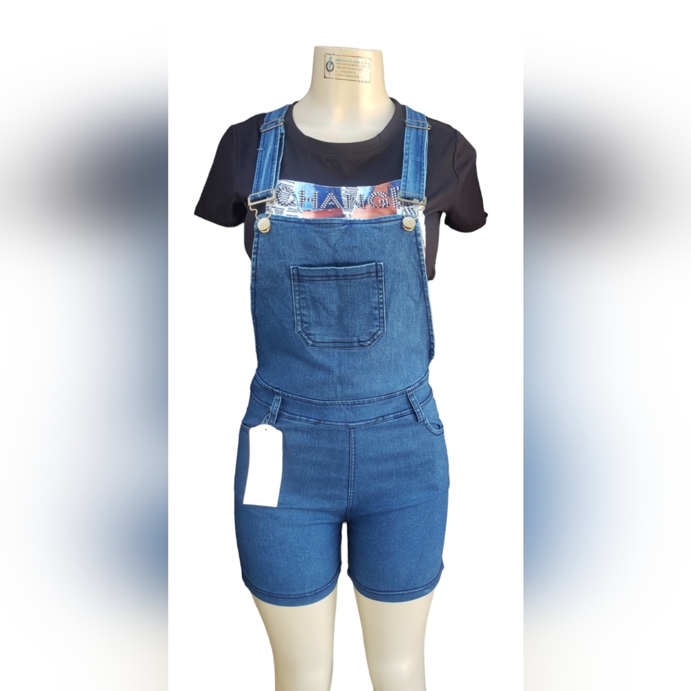 Woman Overall Short